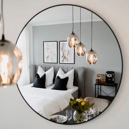 Zwei Wohnungen, Ein Erlebnis: Platz Fuer 6 In 4 Schlafzimmern Am Wismarer Hafen Appartamento