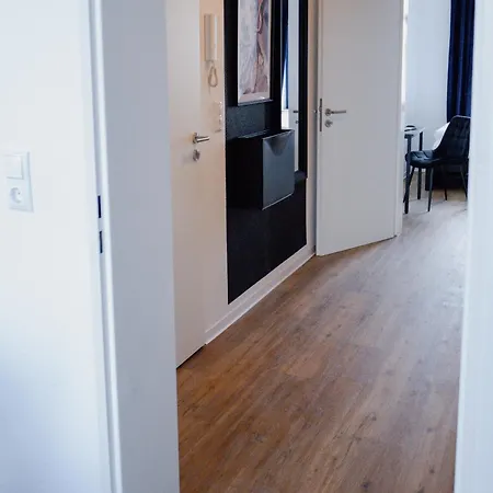 Apartment Zwei Wohnungen, Ein Erlebnis: Platz Fuer 6 In 4 Schlafzimmern Am Wismarer Hafen Wismar