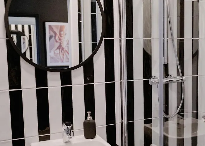 Zwei Wohnungen, Ein Erlebnis: Platz Für 6 In 4 Schlafzimmern Am Wismarer Hafen Apartamento *